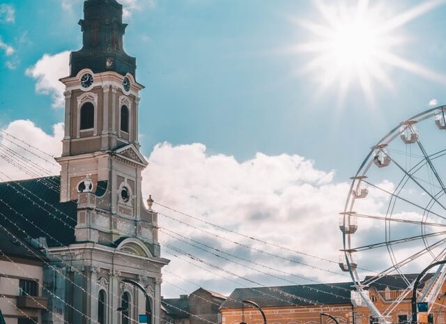 How to get from Oradea to Airport